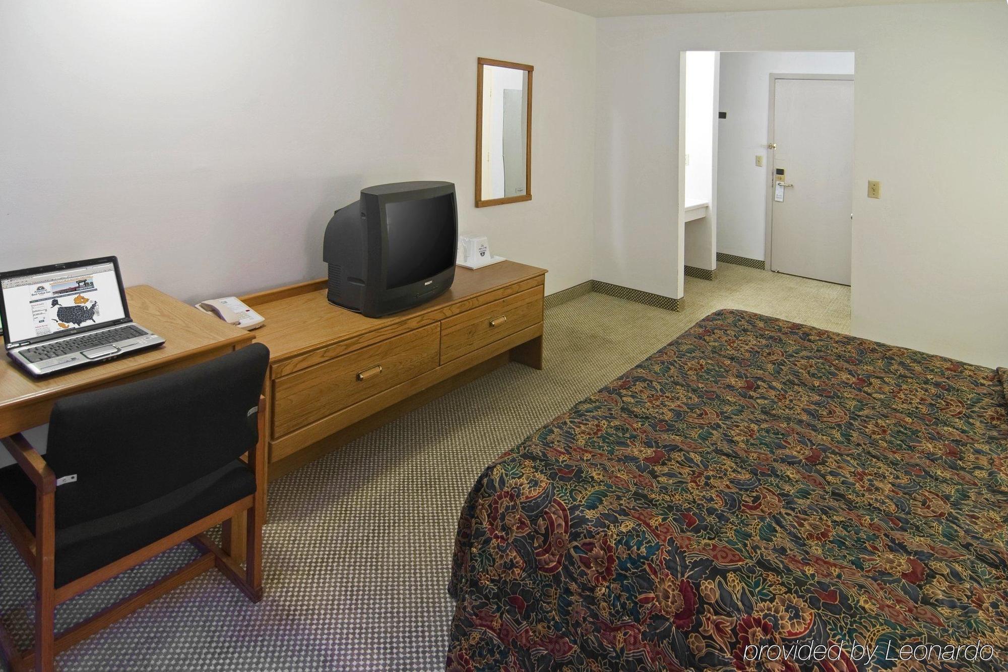 Howard Johnson By Wyndham Appleton Room photo