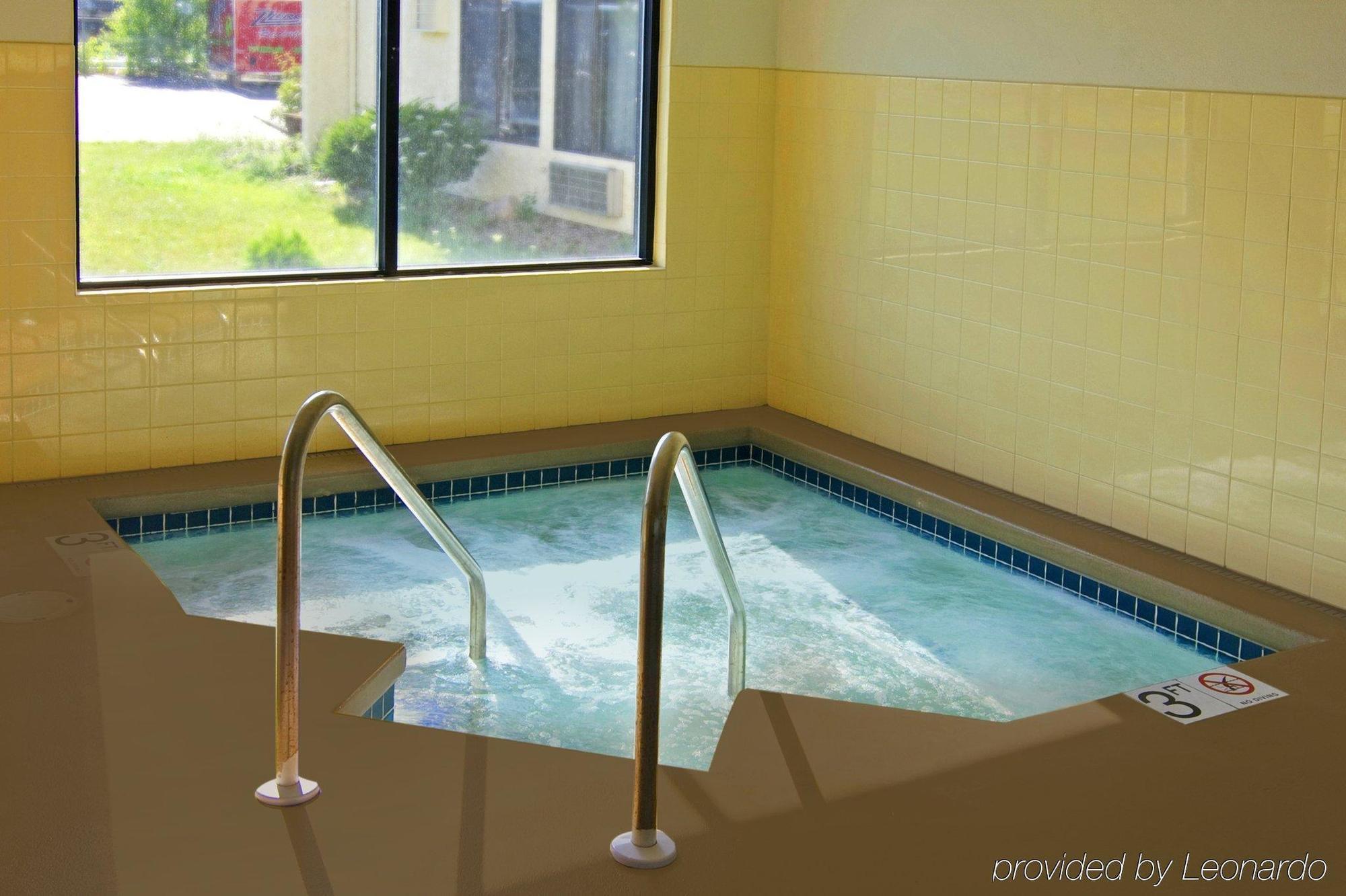 Howard Johnson By Wyndham Appleton Facilities photo